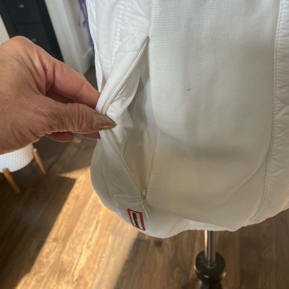 Hunter Quilted White Vest size Medium EUC - Picture 5 of 10
